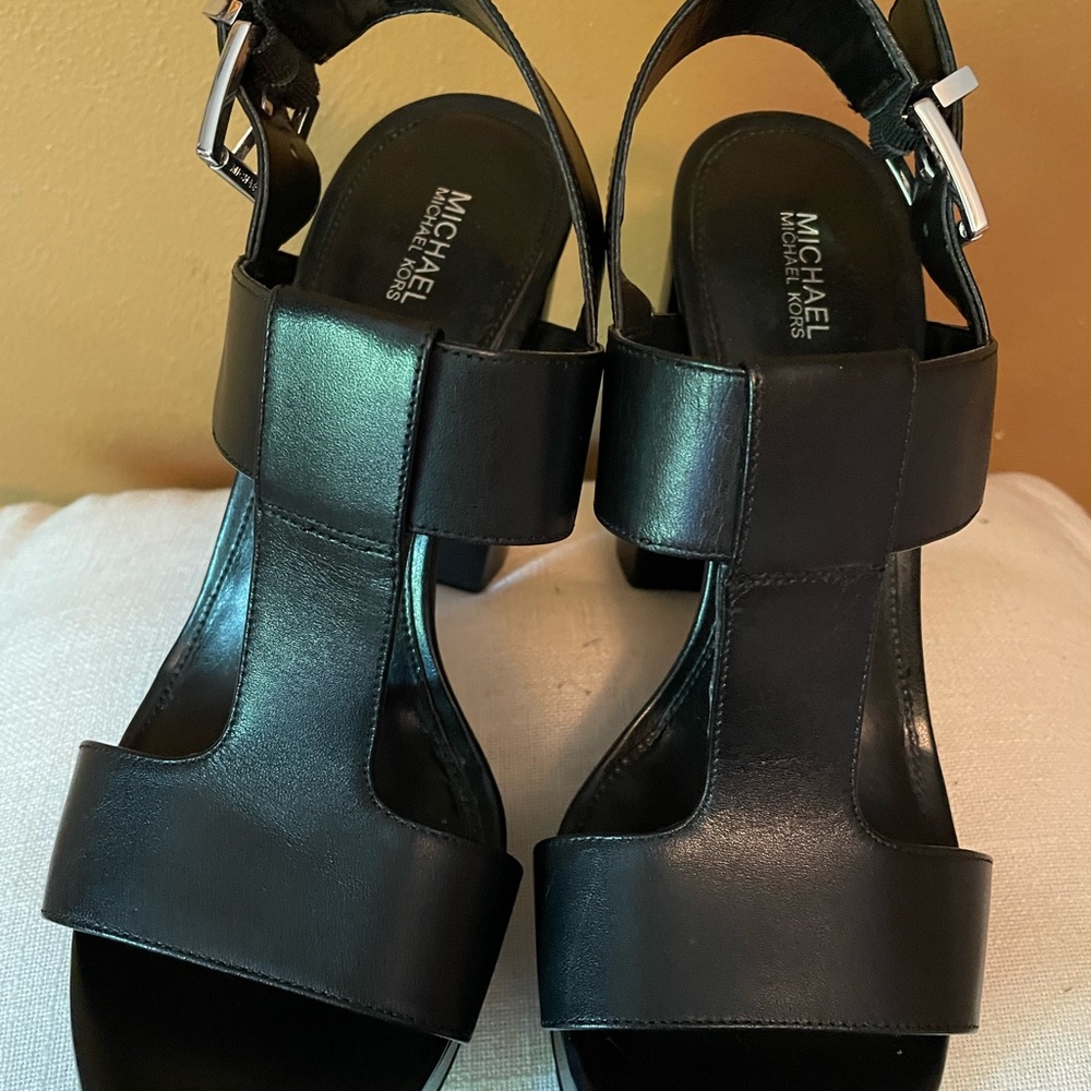 MICHAEL KORS Black Becker T Sandals - size 10 - used- no box